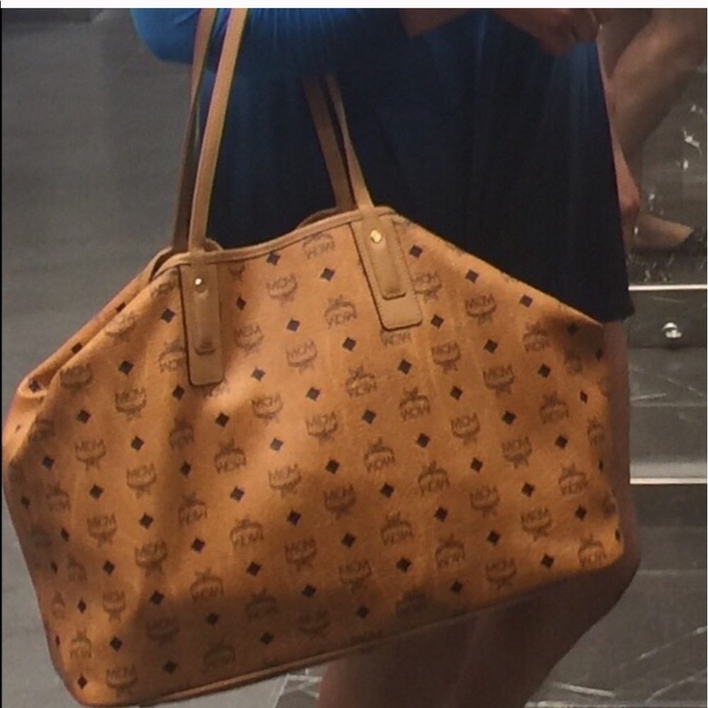 3 Piece Sale ๐MCM Tote Handbag Wallet - Picture 2 of 16